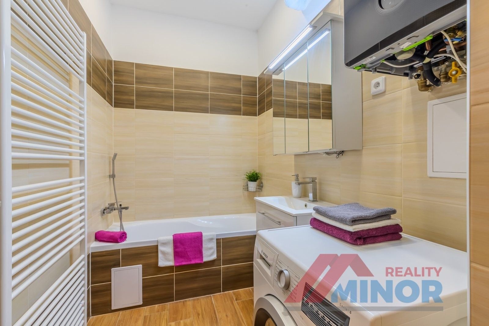 Byt 3+1 · 94 m² · Ouvalova 915, Slaný - 4
