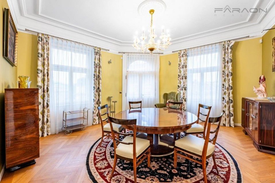Pronájem byt 4+1 - Pařížská, Praha, 184 m² - 5