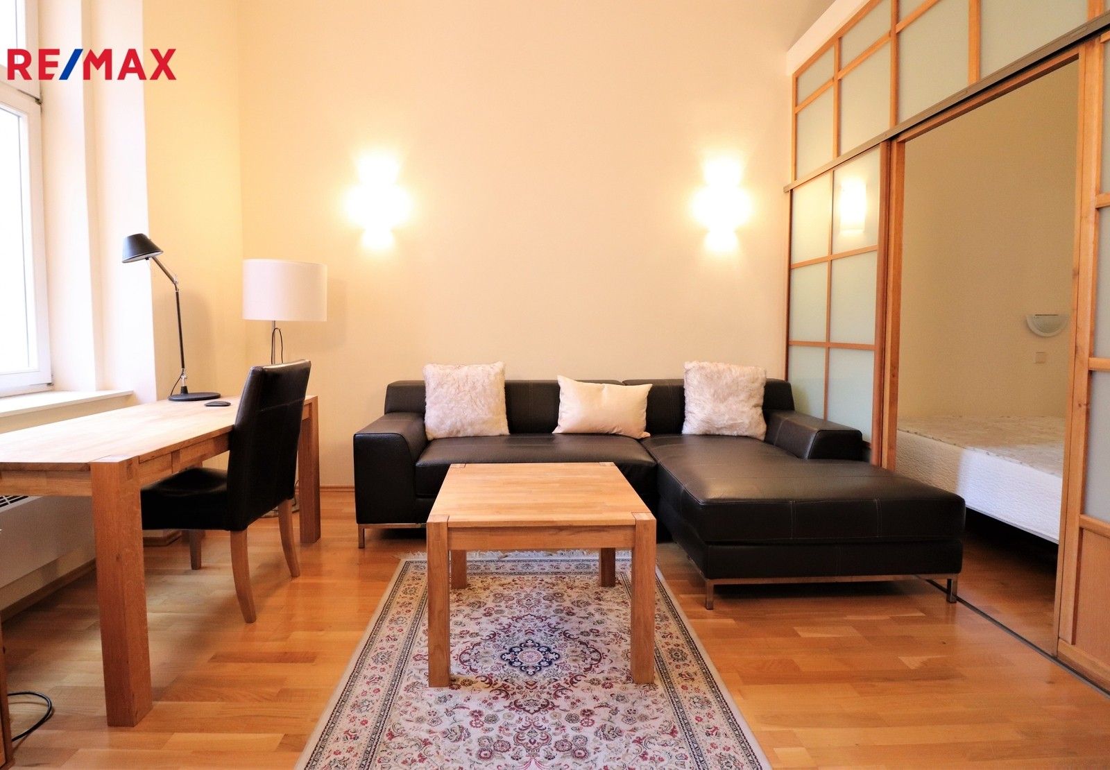 2+kk, Ostrovní, Praha, 42 m²