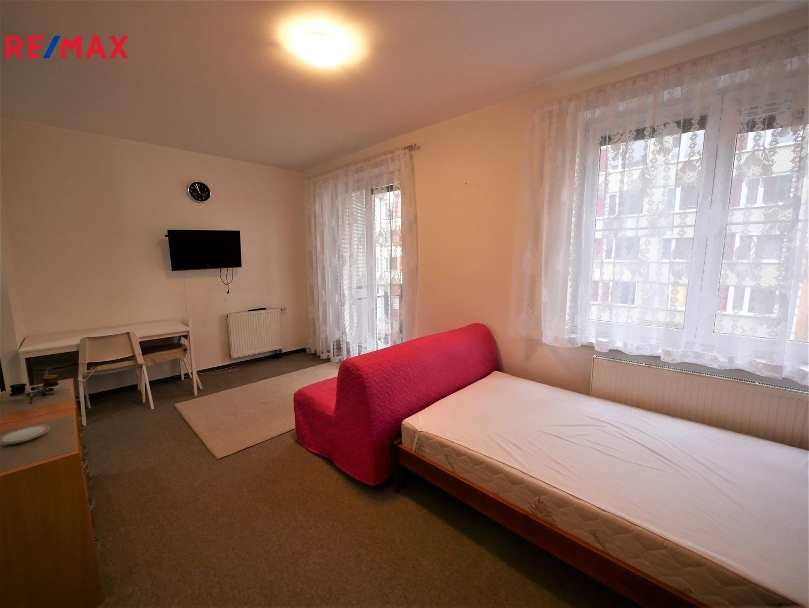 Pronájem byt 1+kk - Tavolníková, Praha, 26 m²