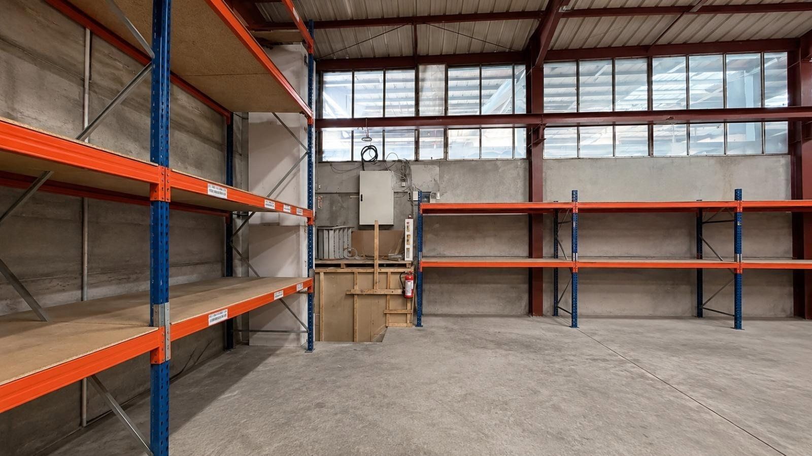 Pronájem obchodní prostory - , Bádensko-Württembersko, 2 000 m² - 5