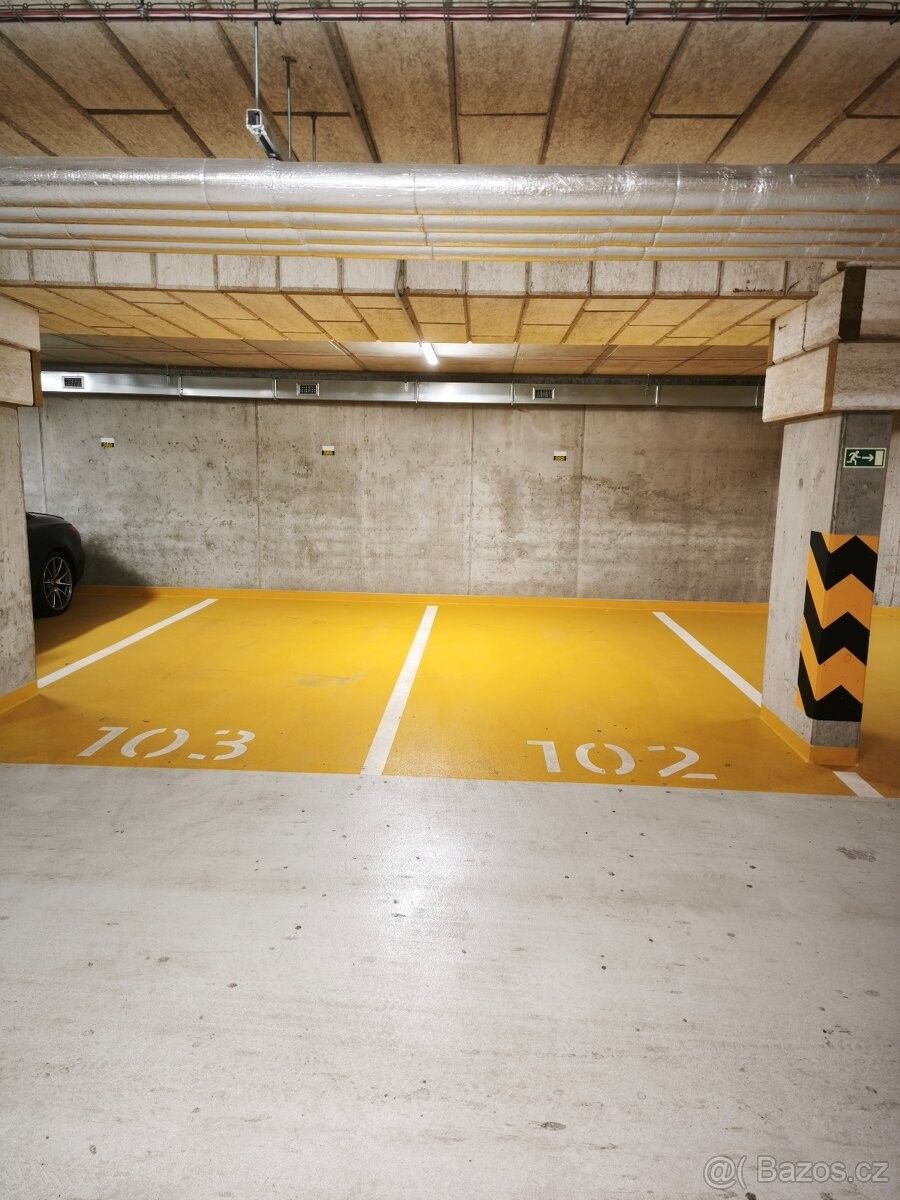 Garáže, Praha, 100 00