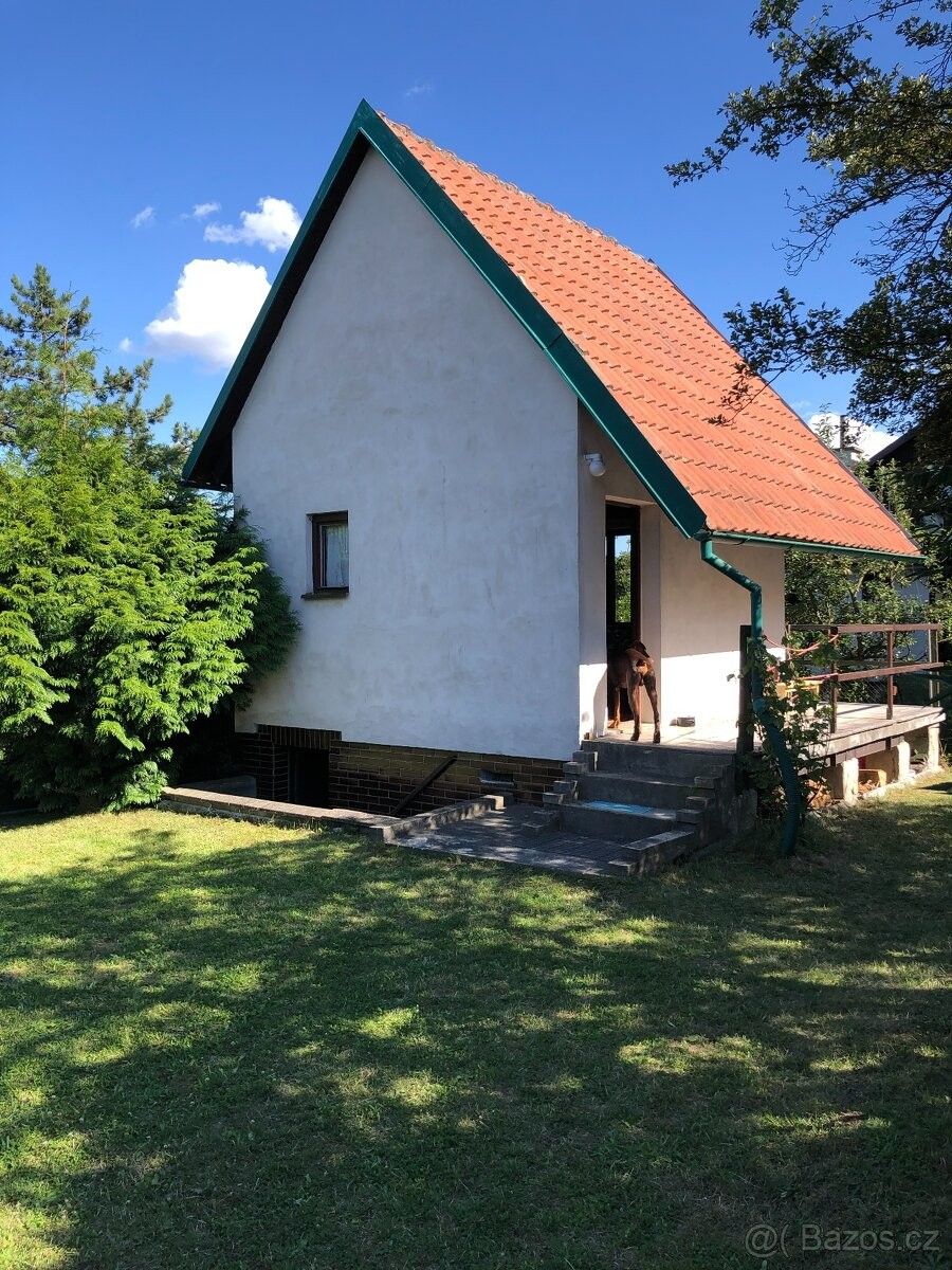 Chaty, Praha, 130 00