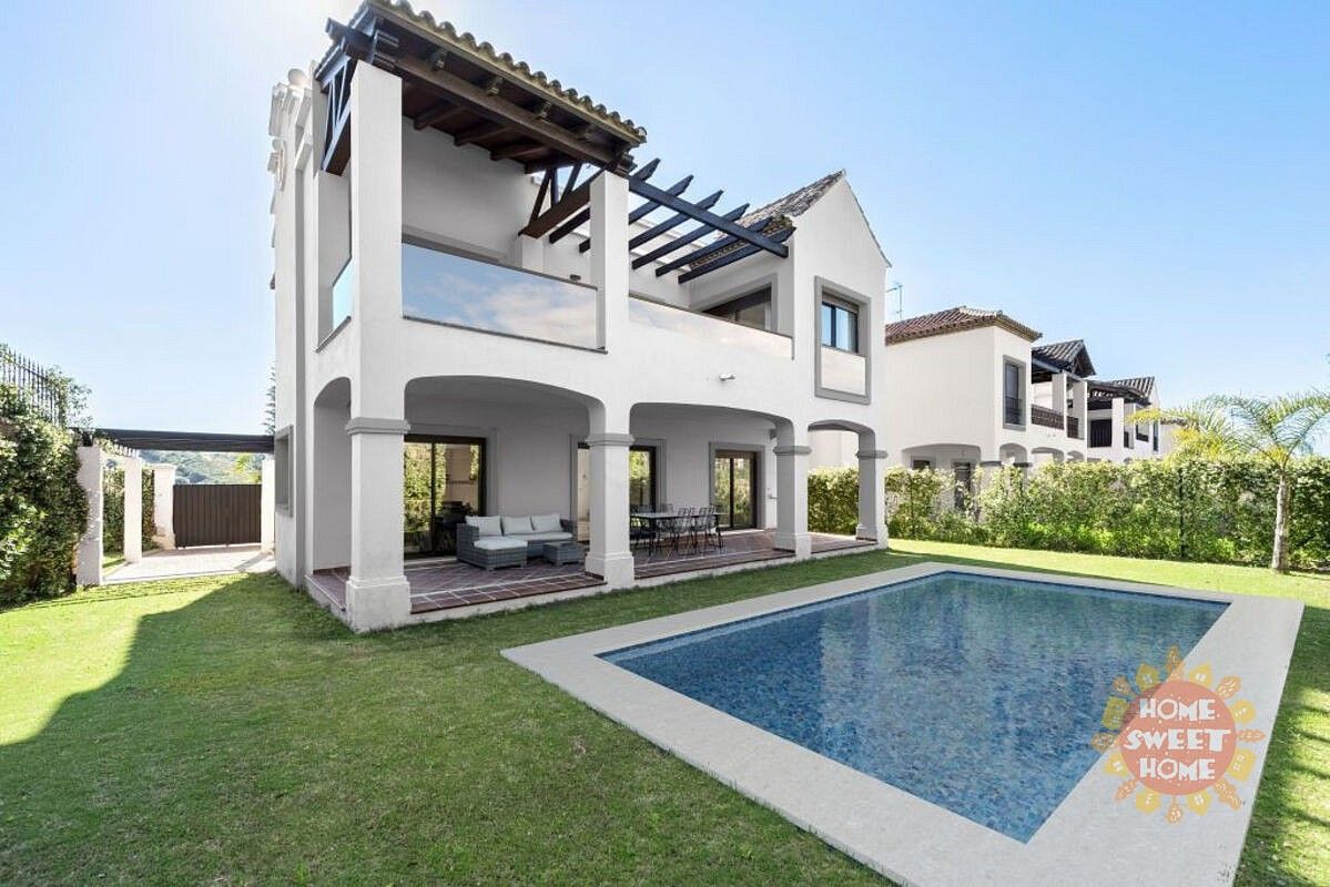 Rodinné domy, Estepona, Málaga, Španělsko, 230 m² - 1