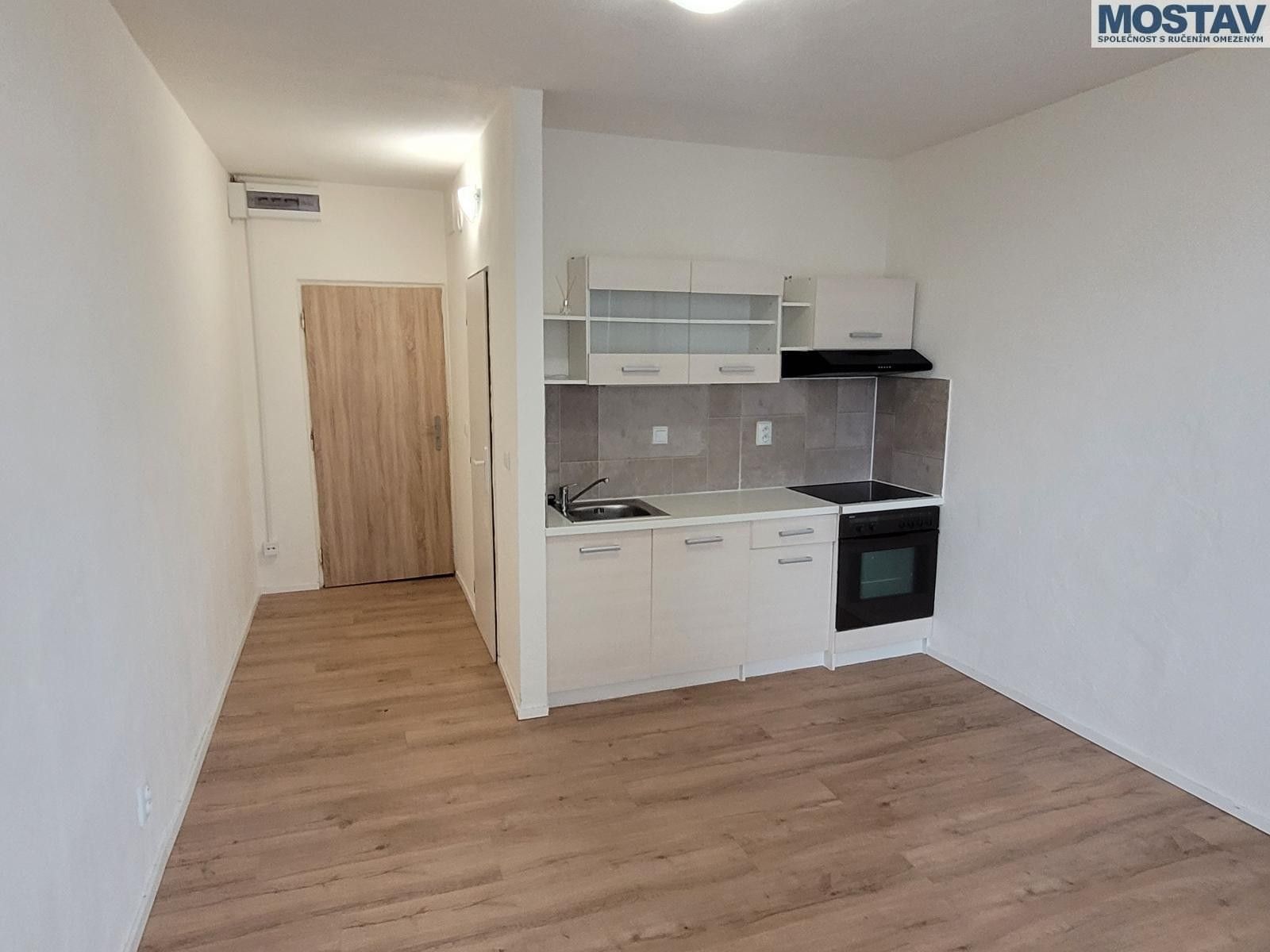 1+kk, U Věžových domů, Most, 25 m²