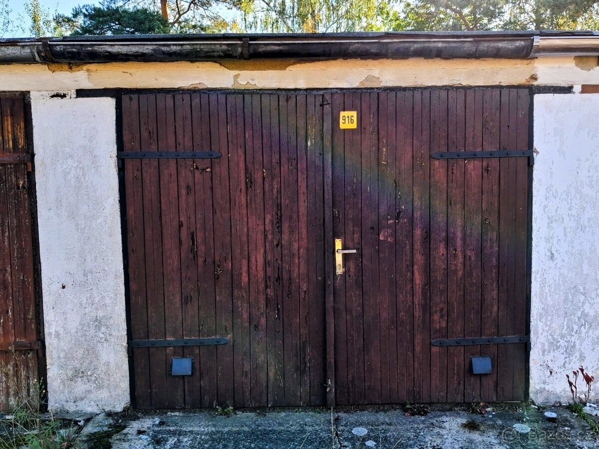 Garáž