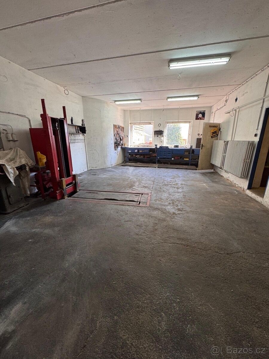 Garáže, Benátky nad Jizerou, 294 71