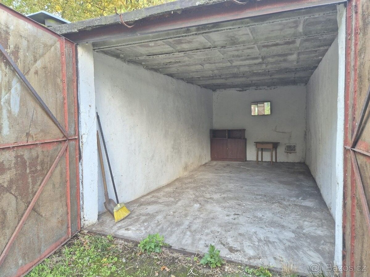 Garáže, Pardubice, 530 06