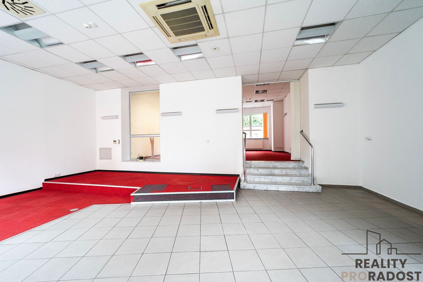 Pronájem obchodní prostory - Nádražní, Ostrava, 95 m²