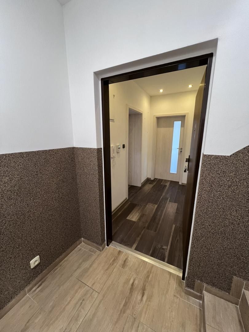 Pronájem byt 2+kk - V Aleji 455, Chabařovice, 89 m² - 5