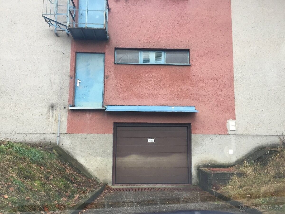 Garáže, Zlín, 763 02