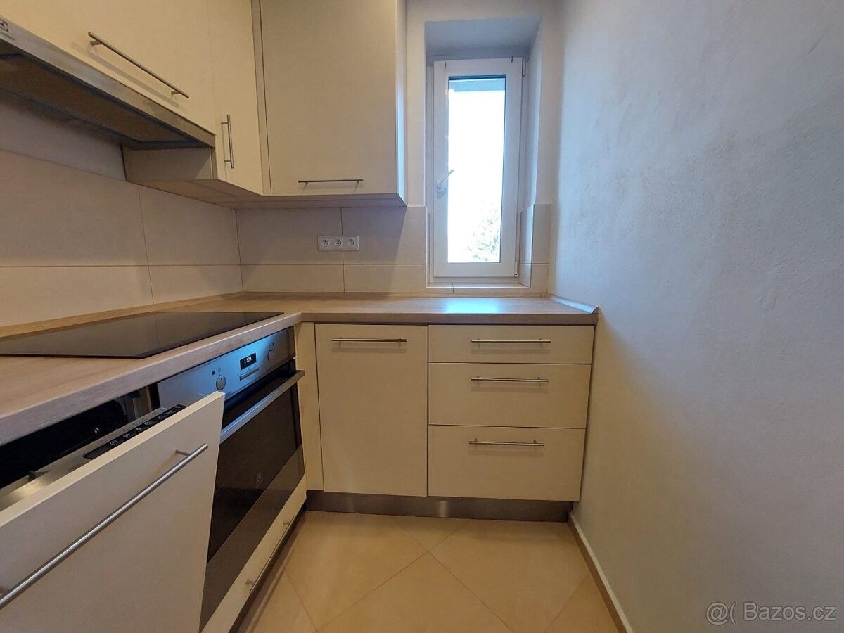 Pronájem byt - Benešov u Prahy, 256 01