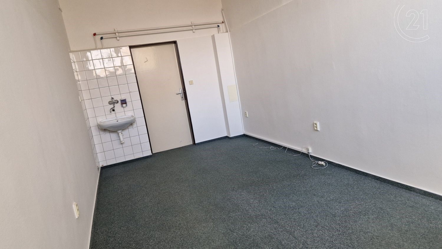 Pronájem kancelář - Hartigova, Praha, 16 m²