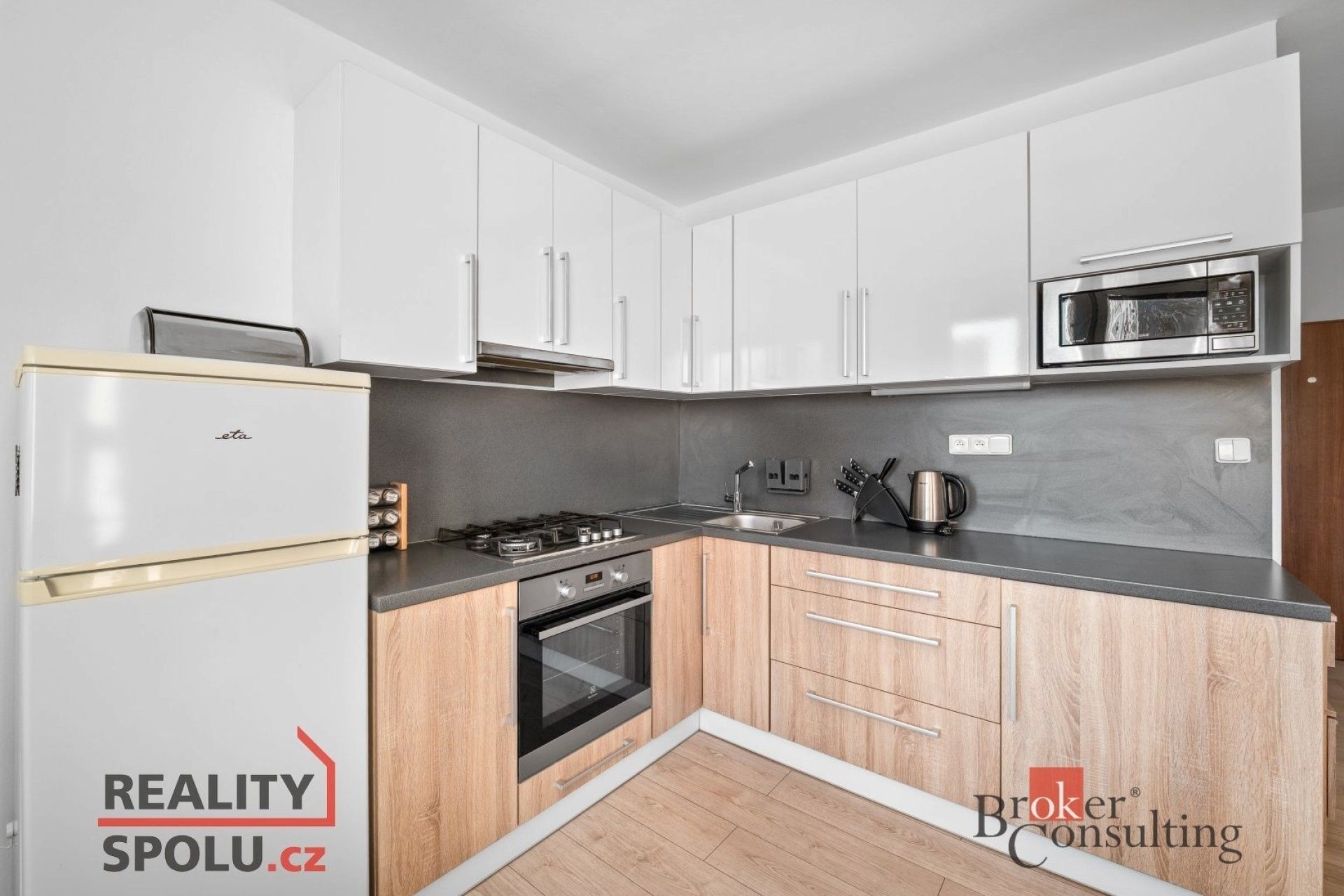 Pronájem byt 1+1 - Macháčkova, Plzeň, 36 m²