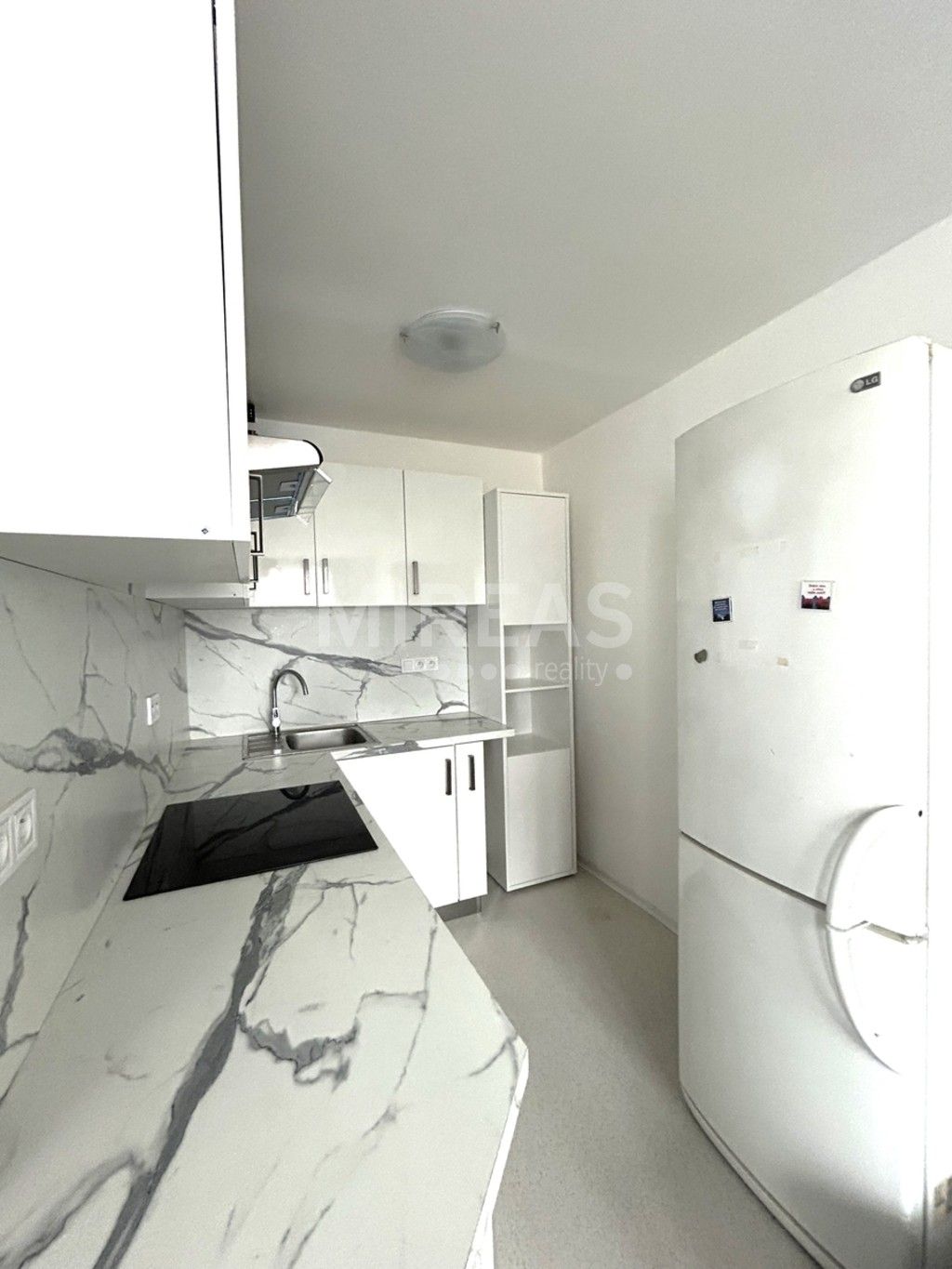 Pronájem byt 1+kk - Křivenická, Praha, 35 m²