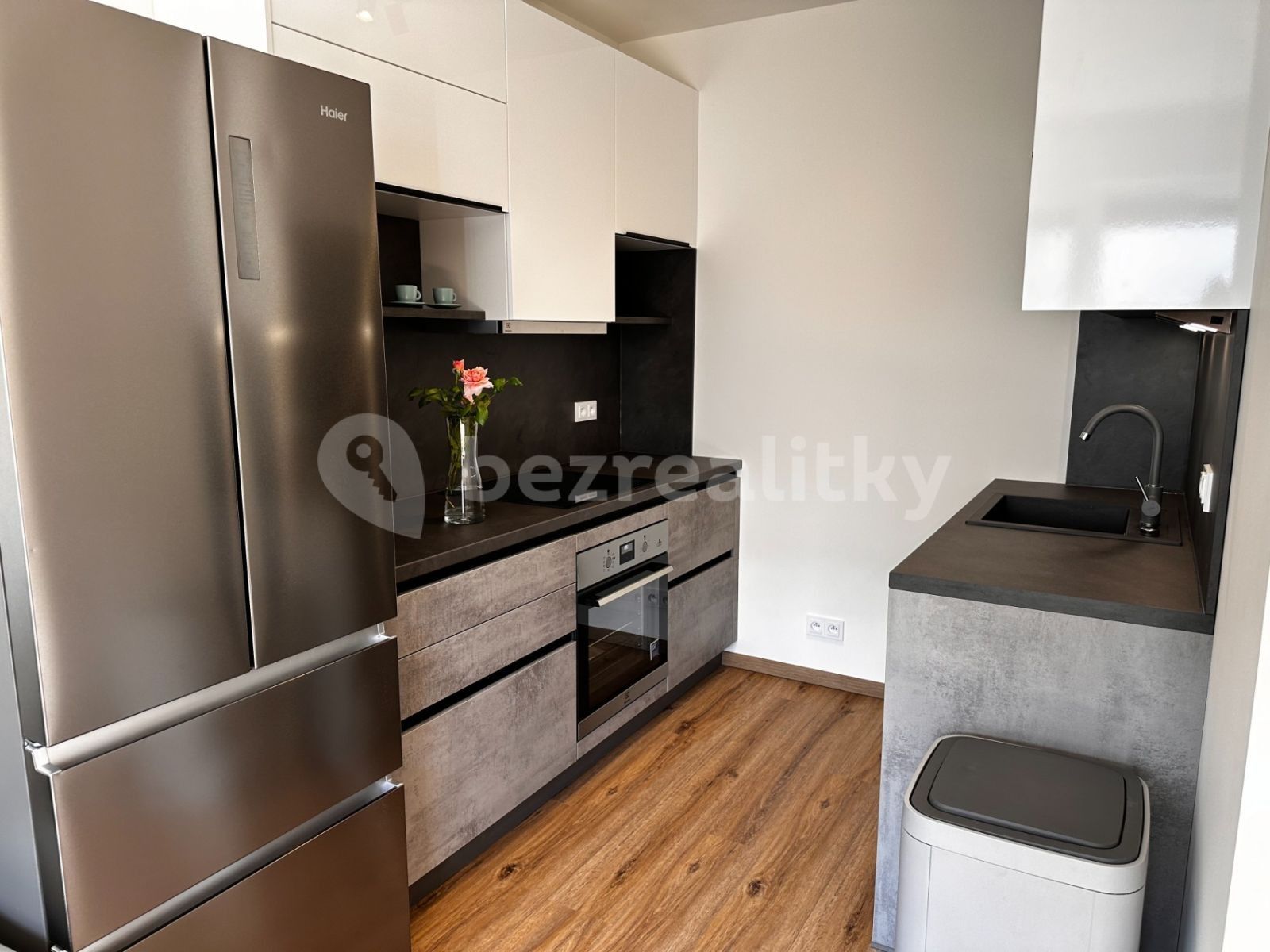 Pronájem rodinný dům - Hůlkova, Praha - Kbely, 107 m² - 2