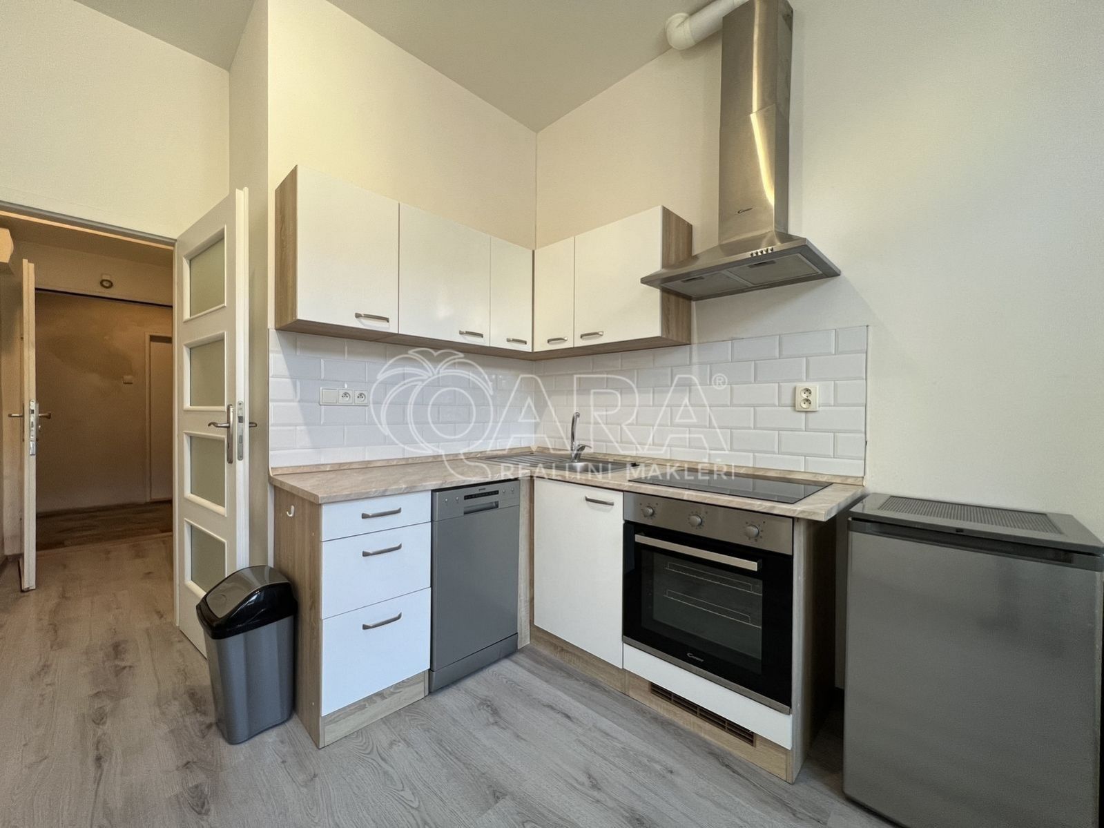 Byt 1+kk · 22 m² · Na vinohradu, Praha - 4