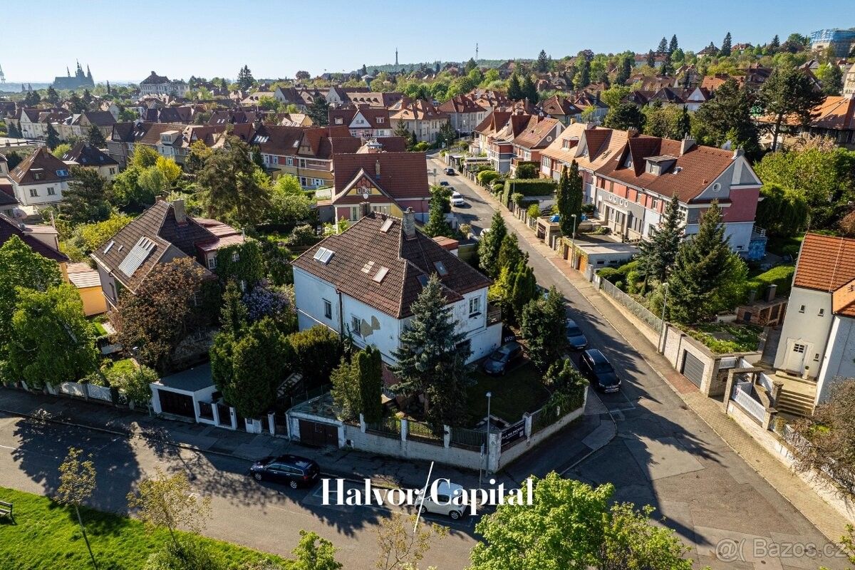 Prodej rodinný dům - Praha, 162 00