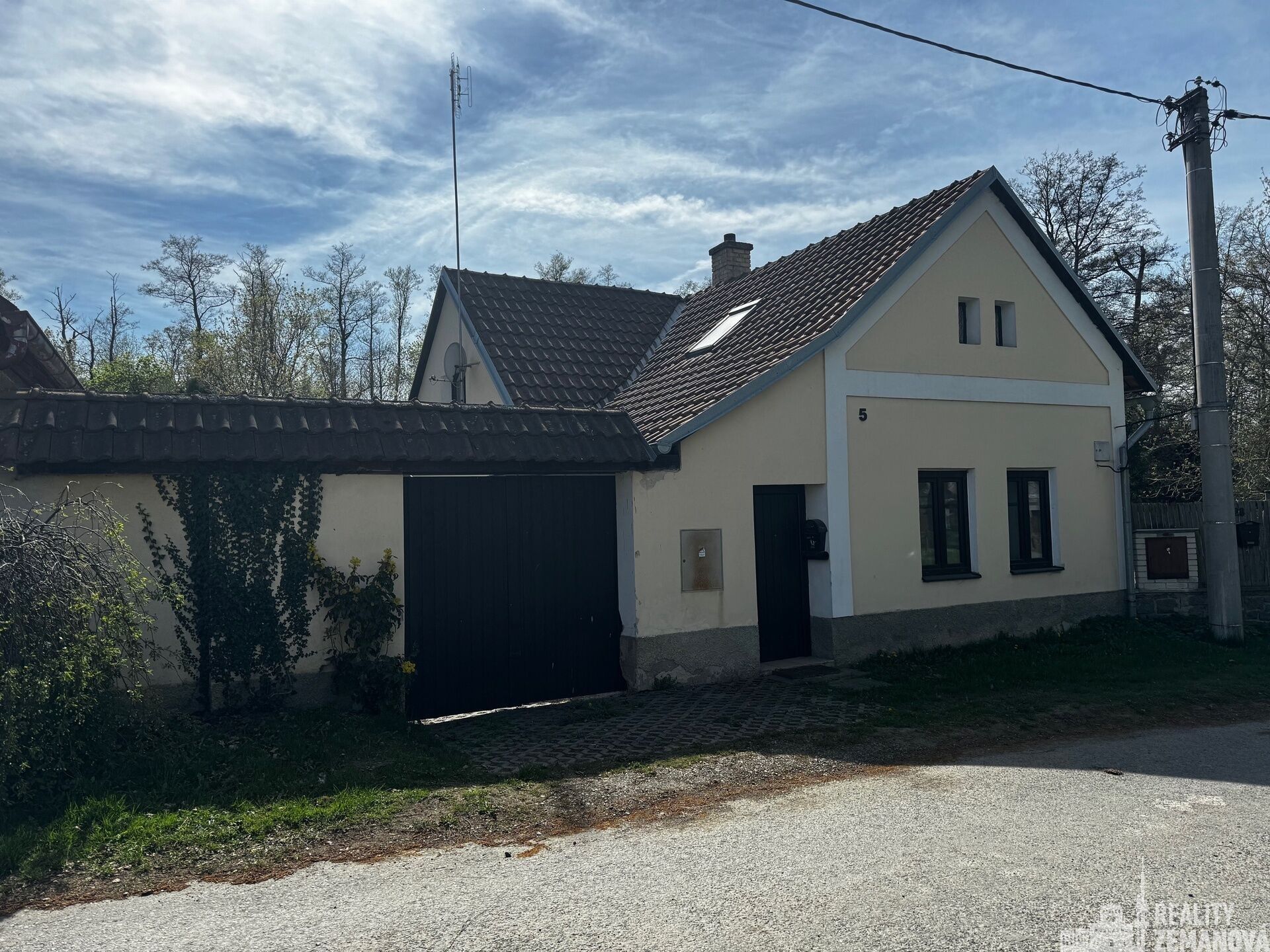 Prodej rodinný dům - Zádolí, Neveklov, 90 m²