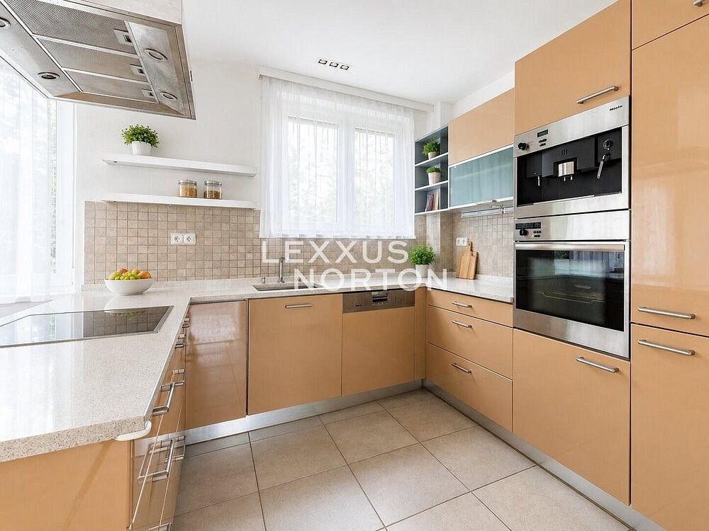 Rodinný dům · 172 m² · Praha - Dejvice, okres Praha 6, Hlavní město Praha - 3
