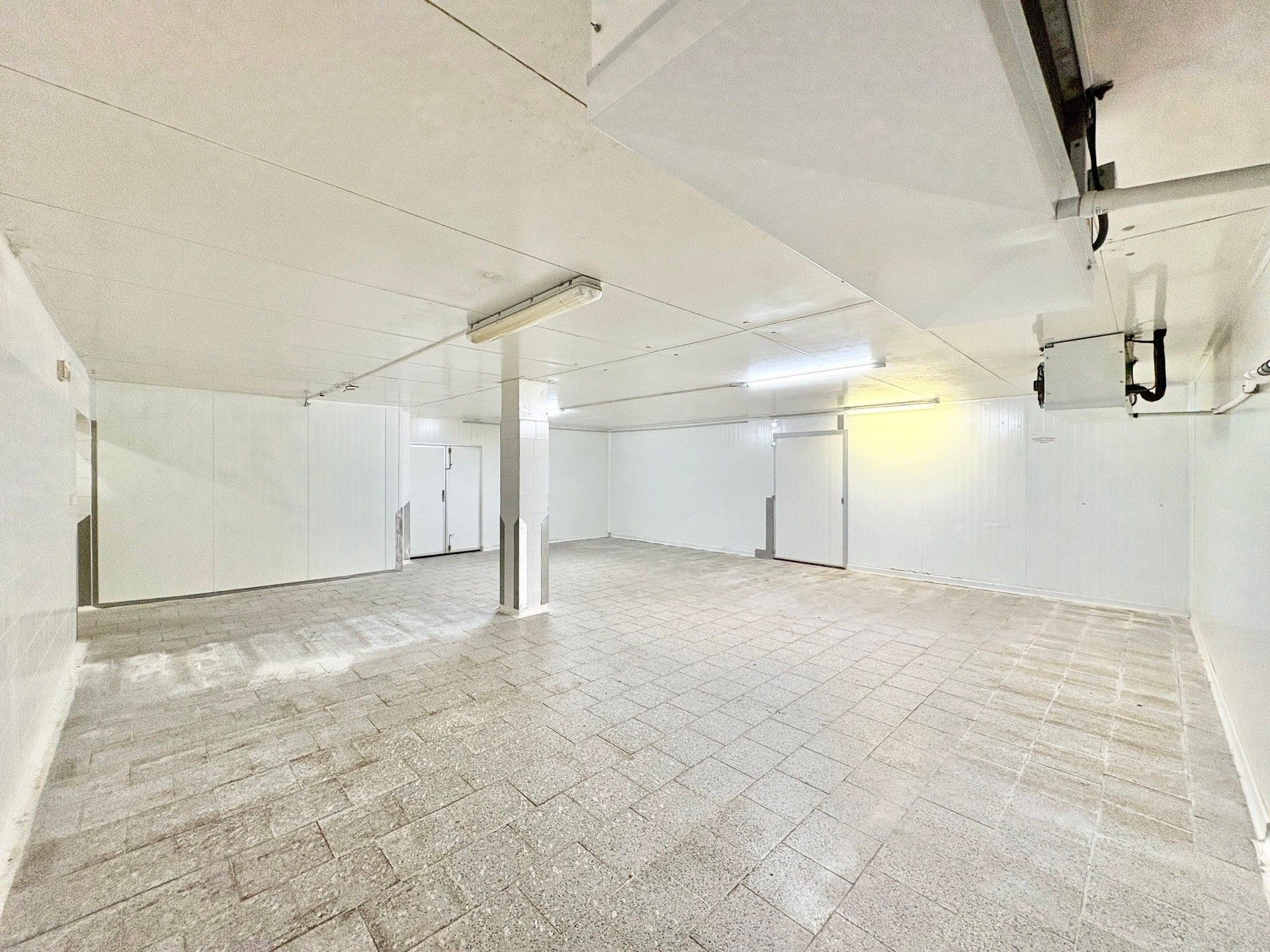 Sklady, U vlečky, Brno Komárov, 126 m² - 2