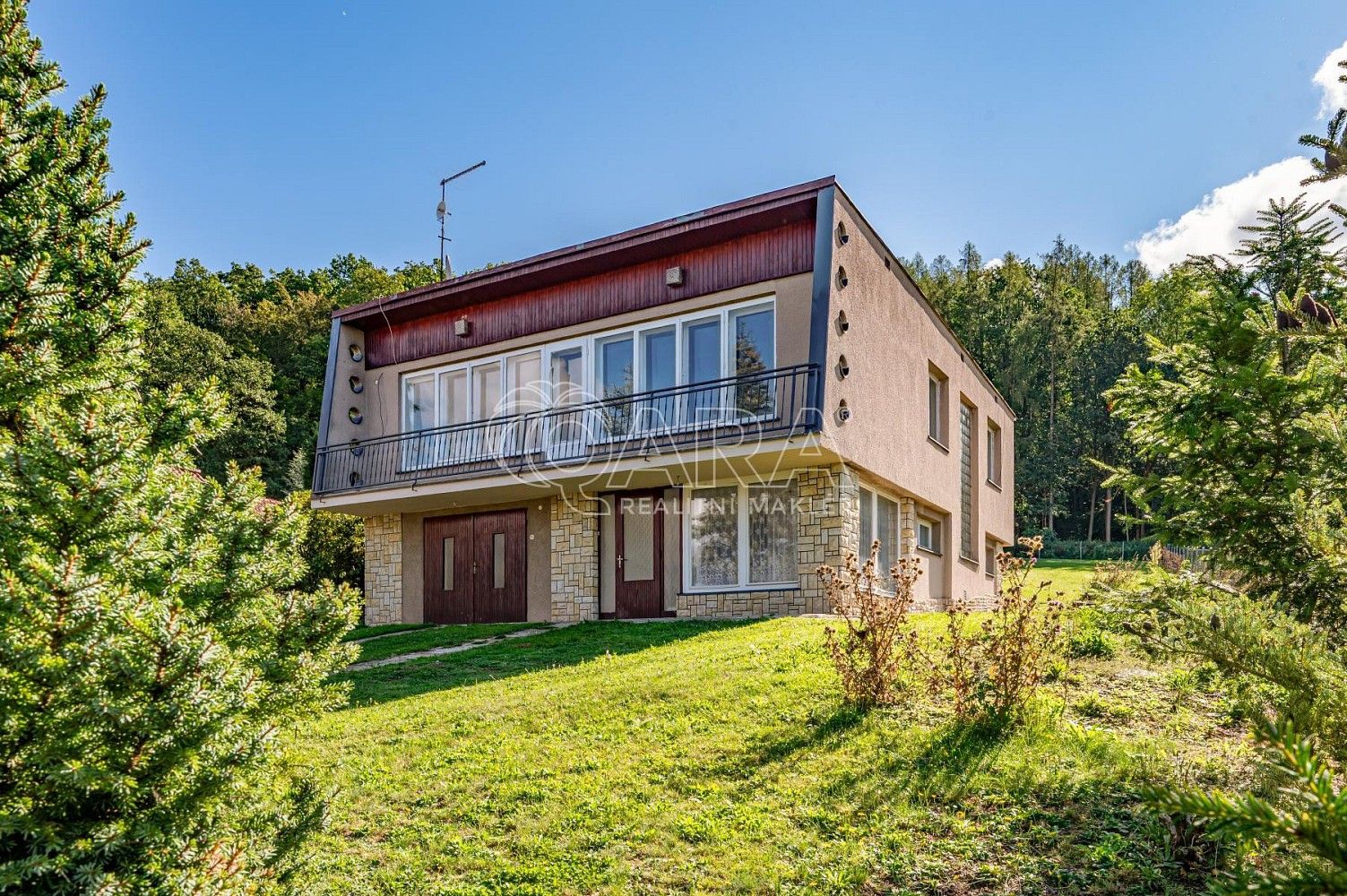 Rodinné domy, Komárov, okres Beroun, Středočeský kraj, 165 m² - 1