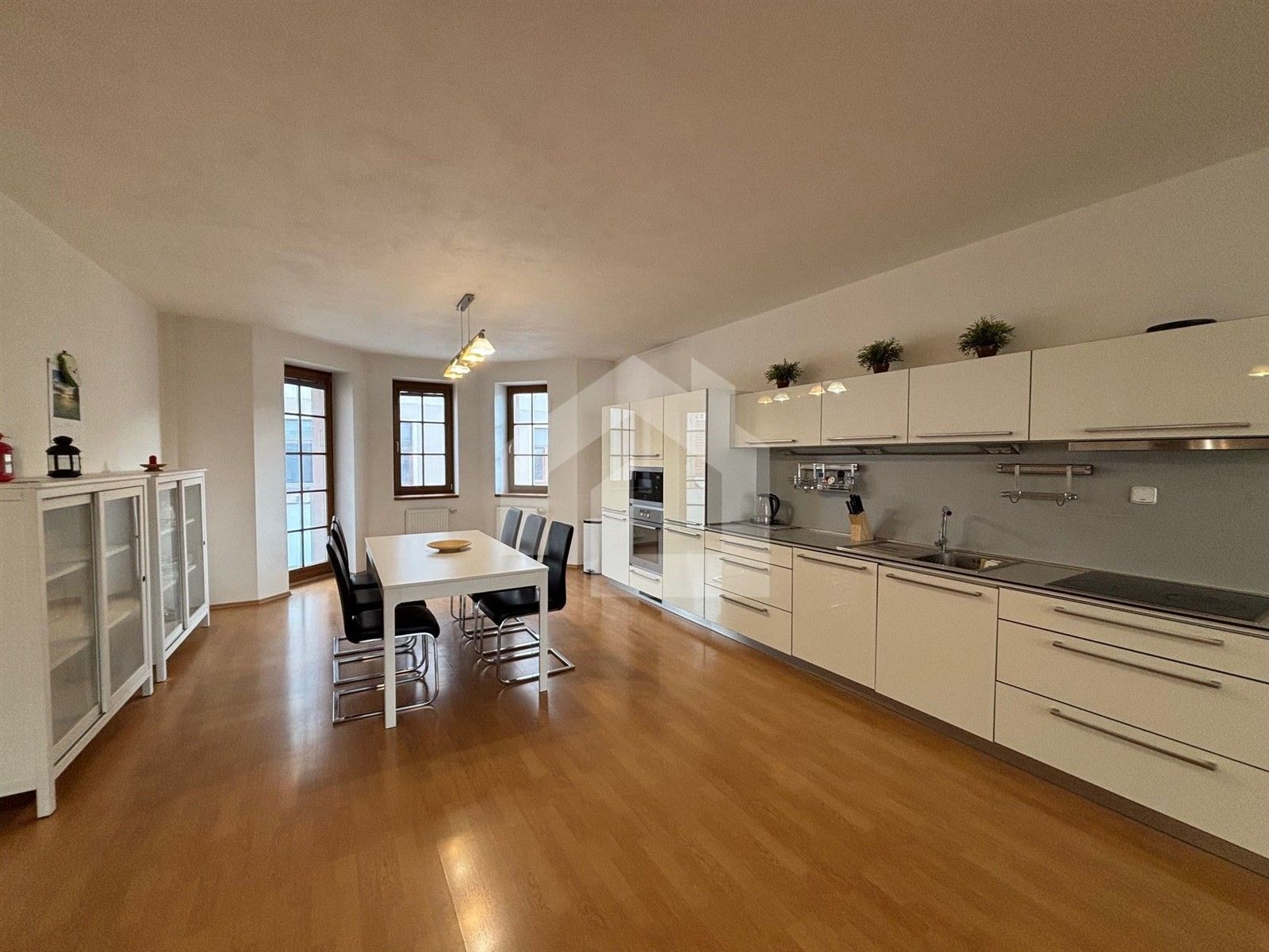 Pronájem byt 3+kk - Jeronýmova, České Budějovice, 124 m²