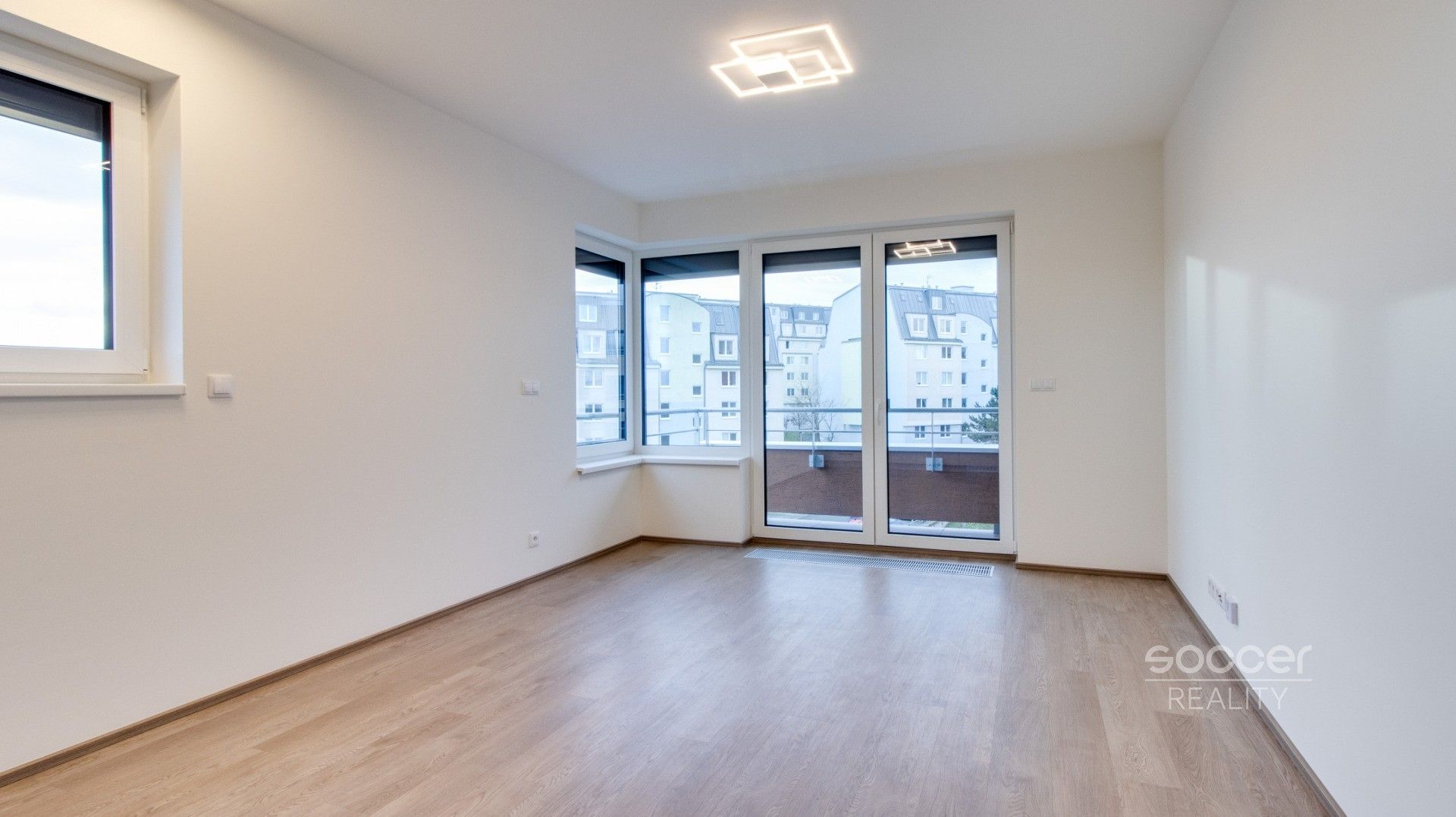 Pronájem byt 1+kk - Šternovská, Praha, 32 m²