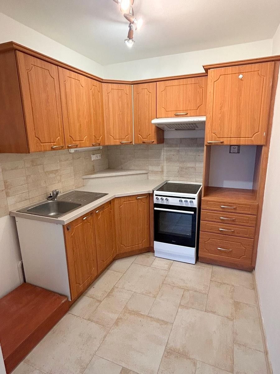 Pronájem byt 2+kk - Zvoncovitá, Praha, 43 m²