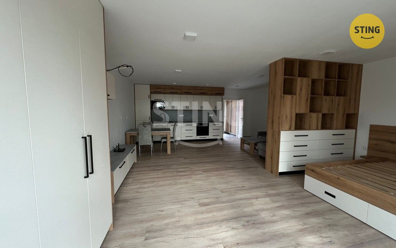 Pronájem byt 1+kk - Hostovice, Pardubice, 60 m² - 2