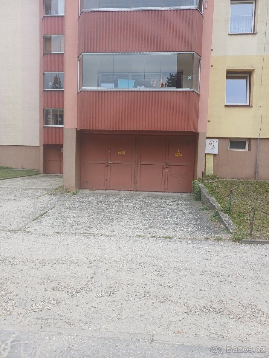 Garáže, Orlová, 735 14