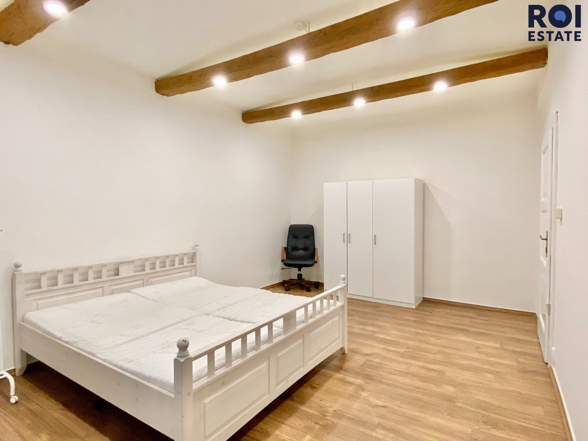 2+kk, Janovského, Praha, 55 m²