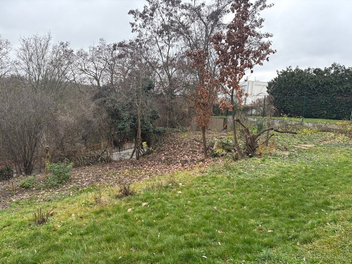 Prodej pozemek pro bydlení - Praha, 147 00