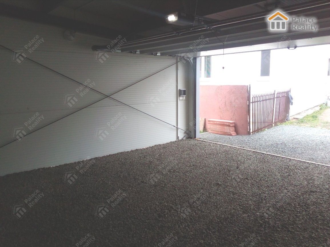 Garáže, Hořická, Hradec Králové, 38 m² - 2