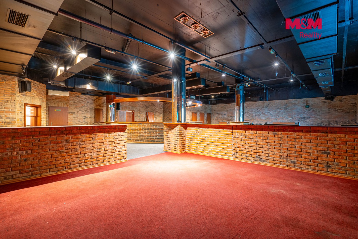 Obchodní prostory · 324 m² · Trnkovo náměstí, Praha - 3