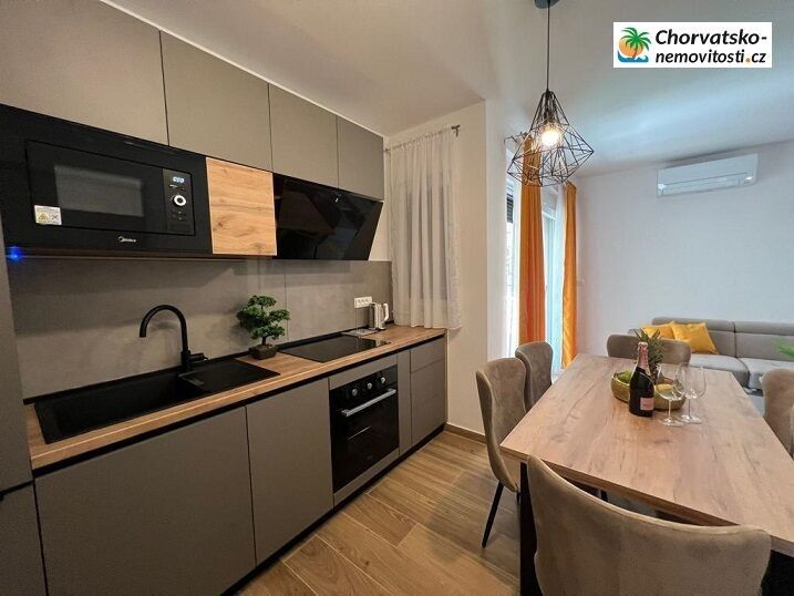 Prodej rodinný dům - 987 66, Zahraničí