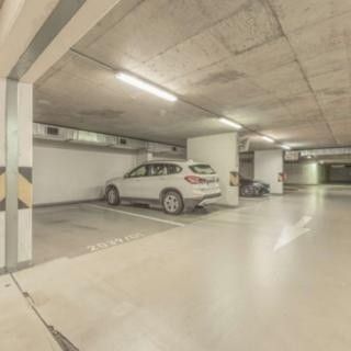 Garáže, Brno, 637 00