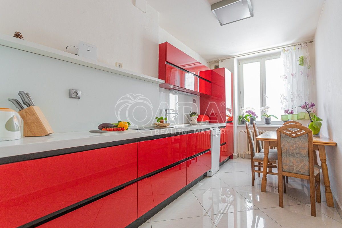 Pronájem byt 2+1 - Hollarovo náměstí, Praha, 77 m²