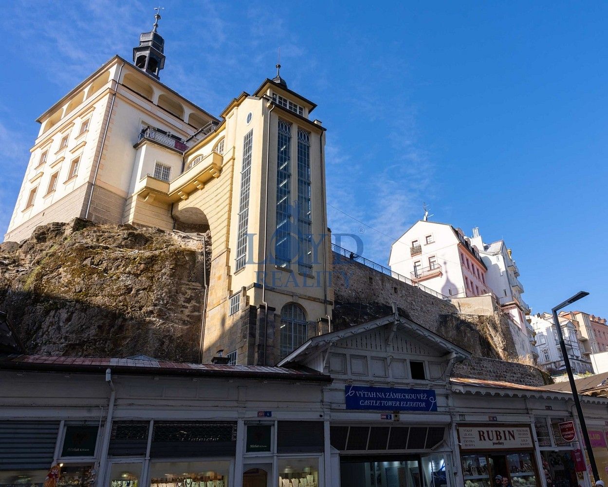 Činžovní dům · 261 m² · Karlovy Vary, Karlovarský kraj - 4