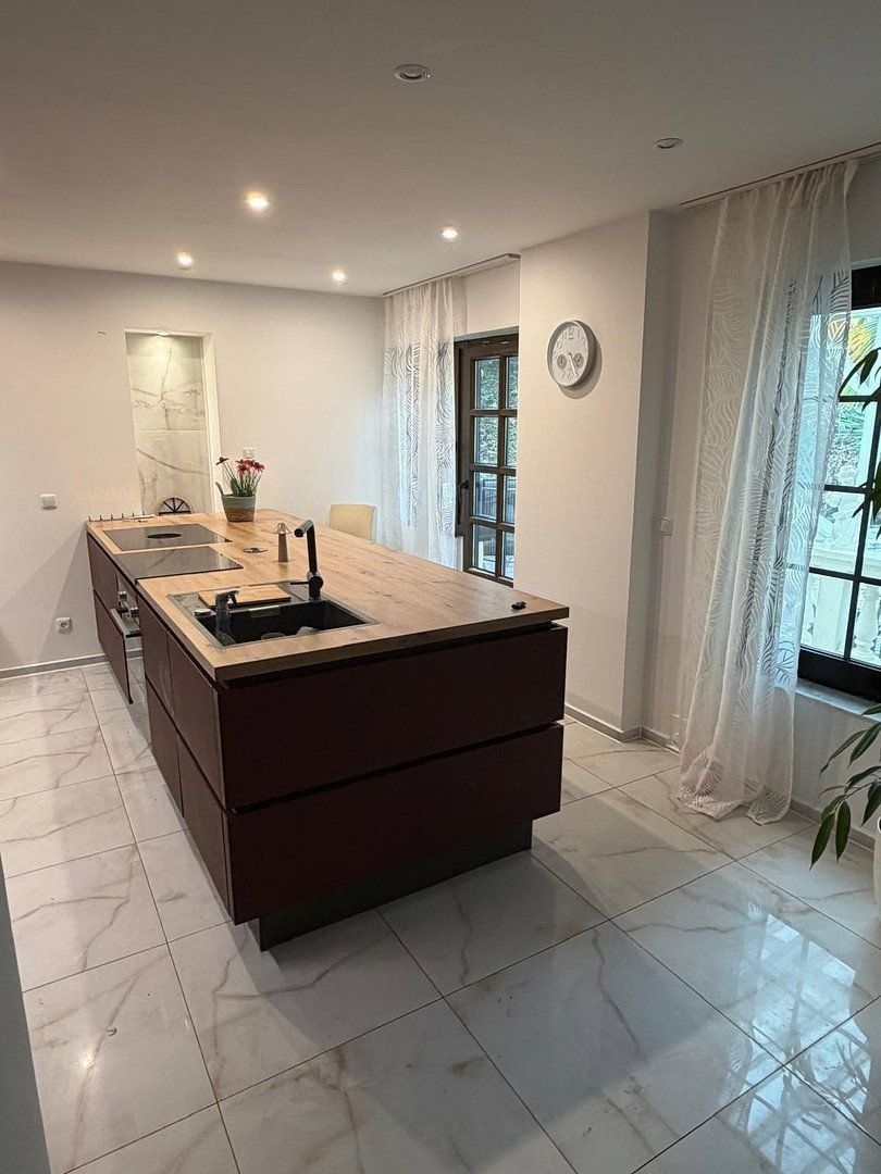 6+kk a více, Unitasstr., 36, , Severní Porýní-Vestfálsko, 204 m² - 1