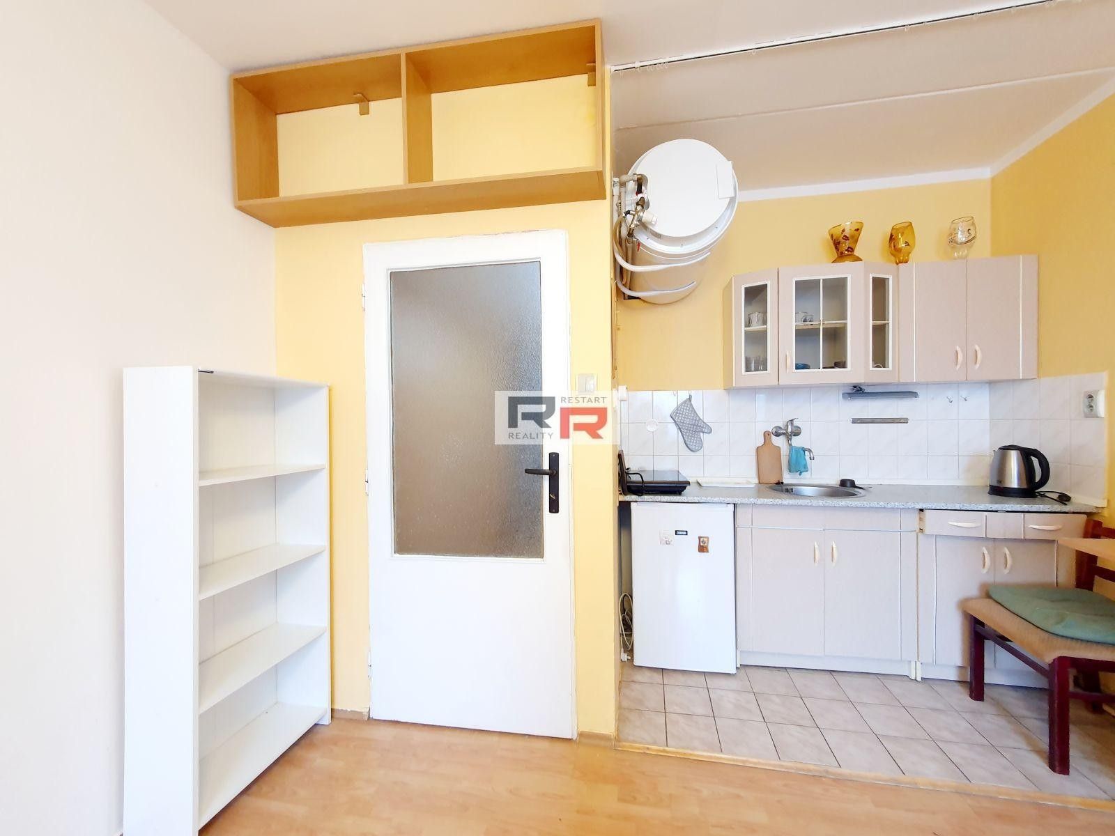 1+kk, Jarmily Glazarové, Olomouc, 27 m²