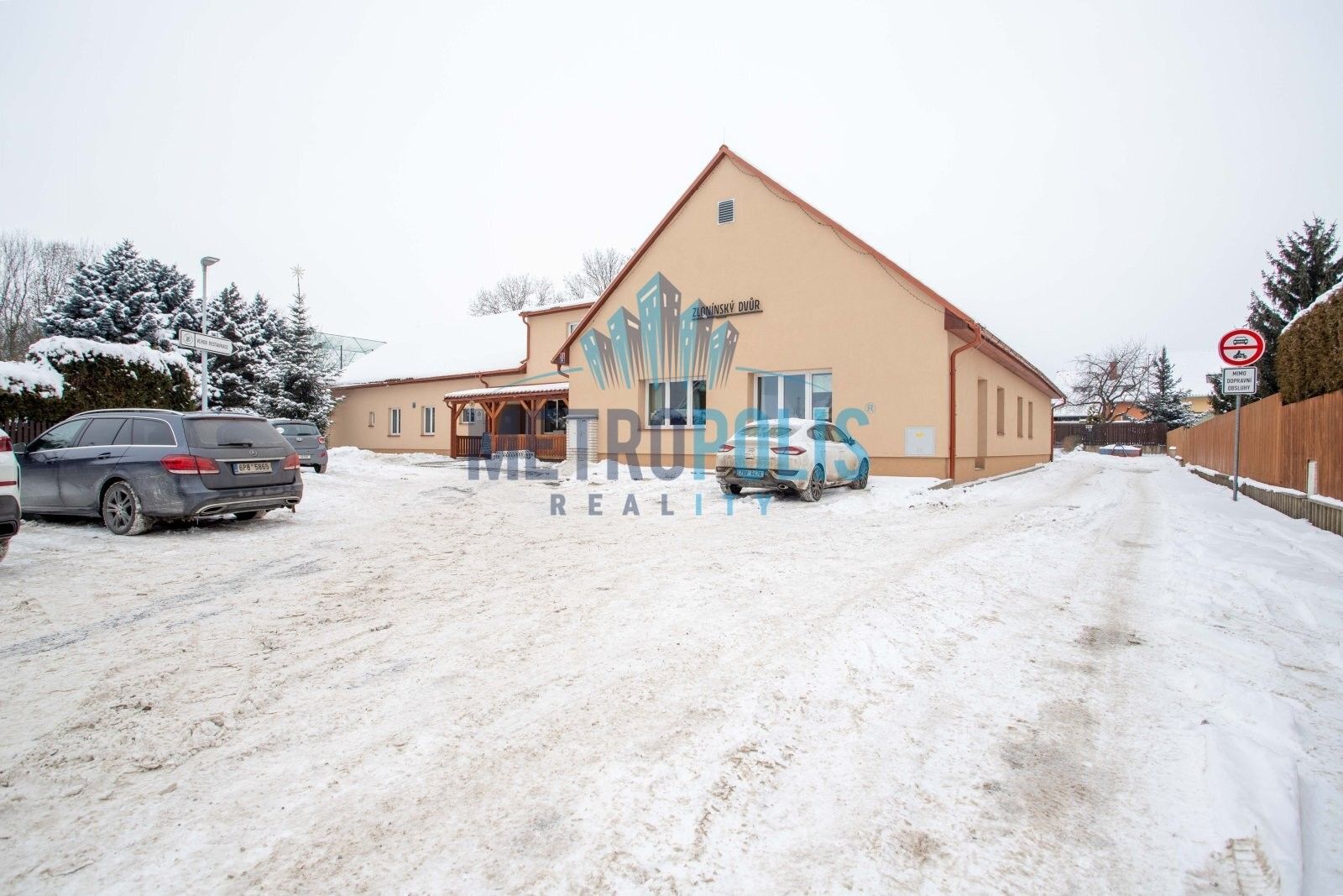 Pronájem restaurace - U Rybníka, Zlonín, 190 m²