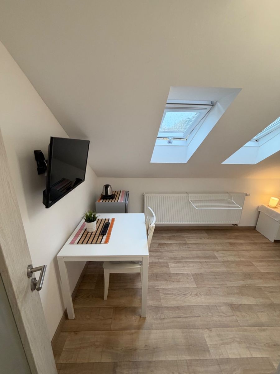 Pronájem byt - Božanovská, Praha - Horní Počernice, 28 m² - 5