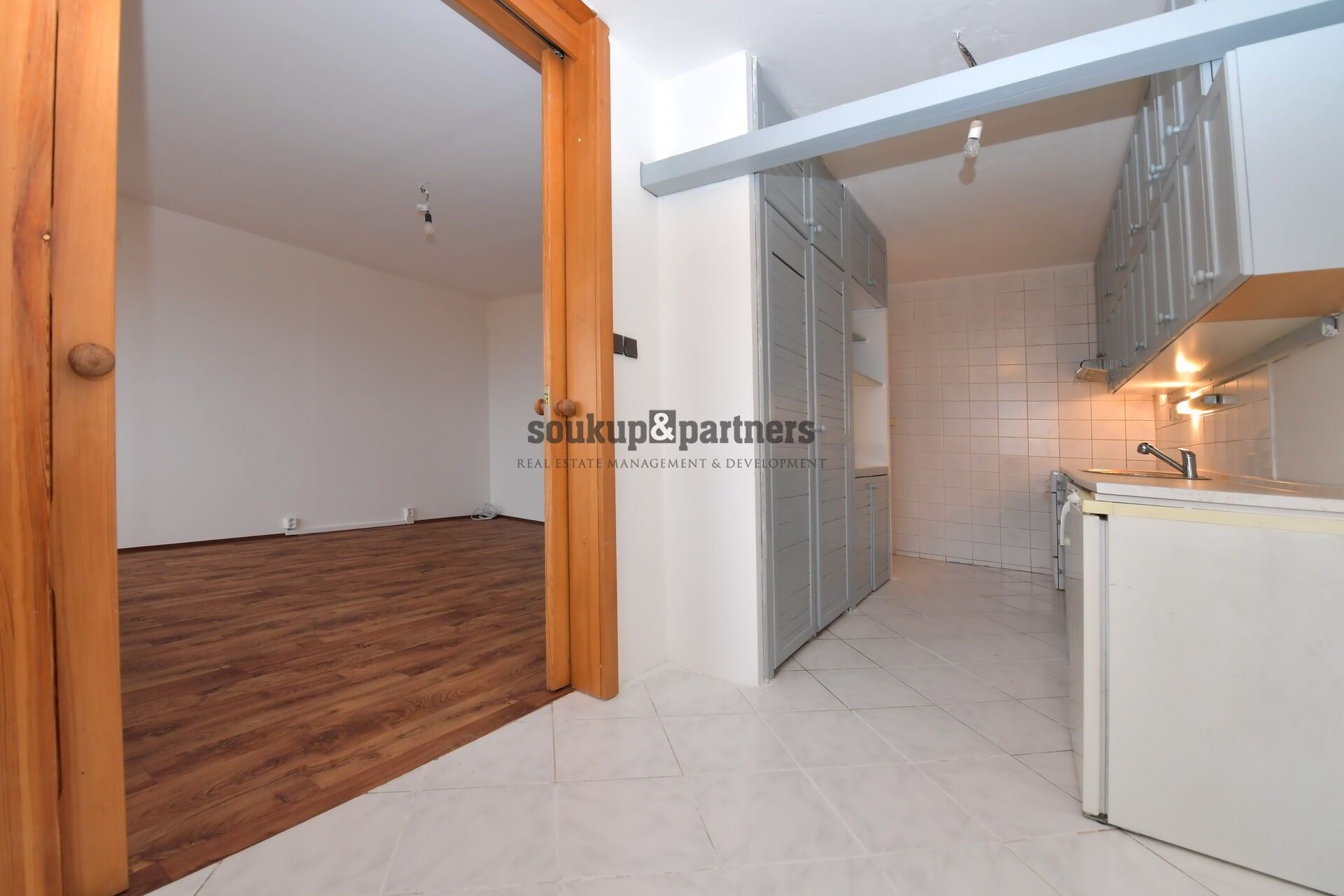 Pronájem byt 3+1 - Sněženková, Praha, 75 m²