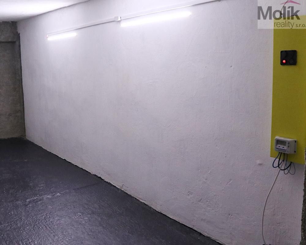 Garáž · 24 m² · nám. 5. května, Obrnice - 4