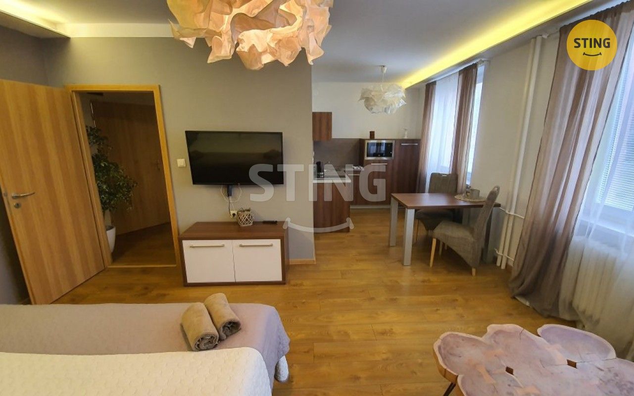 Pronájem byt 1+kk - Pod břehem, Třinec, 34 m²