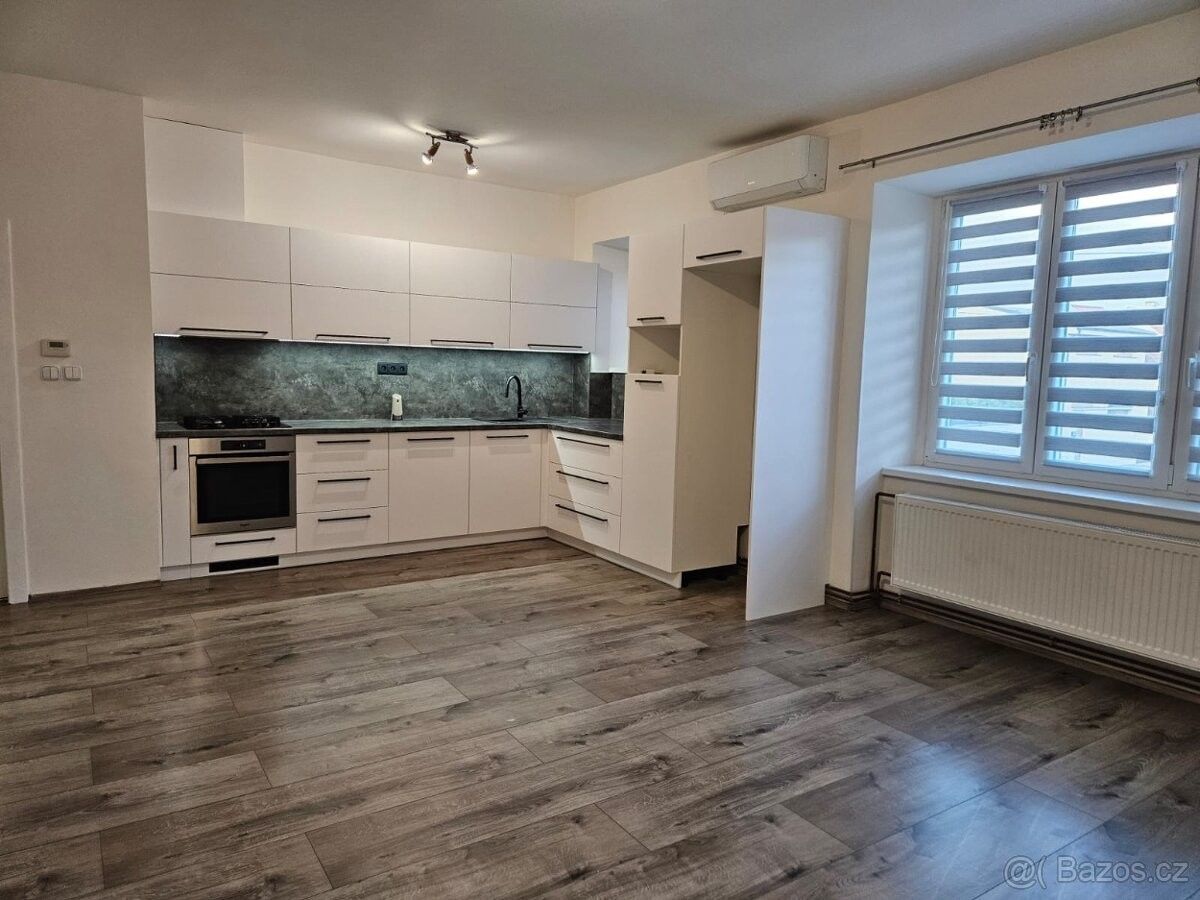 Byty, Hodonín, 695 01