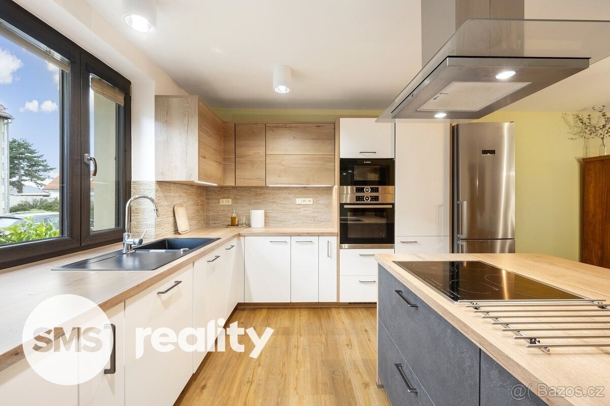 Prodej rodinný dům - Dolní Dunajovice, 691 85