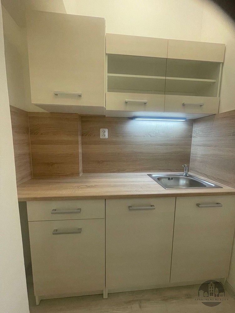 Byt 1+kk · 49 m² · Plzeňská, Praha 5 - Smíchov - 4