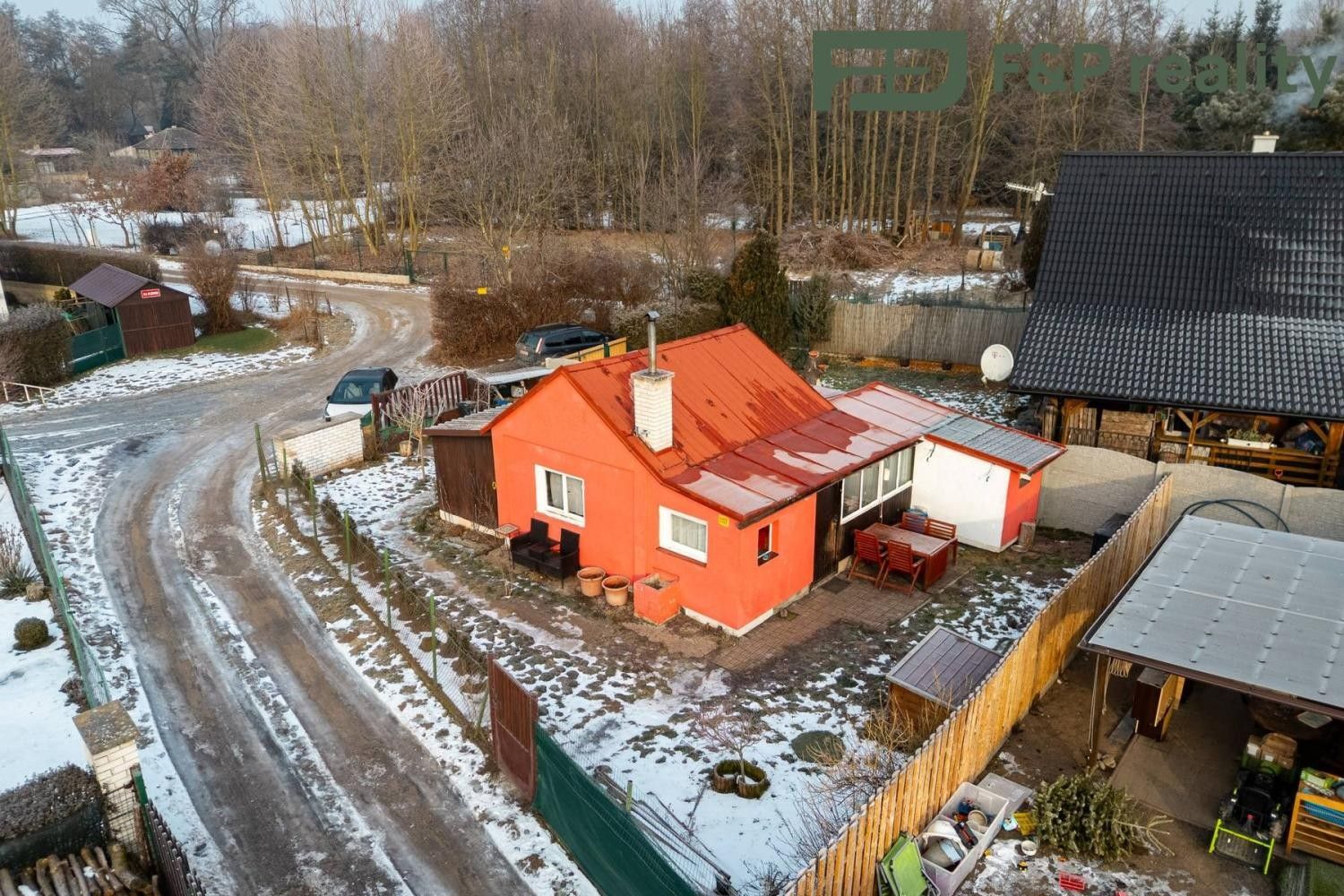 Chaty, Káraný, 48 m²